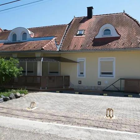 Anna Garden And Wellness House Lenti